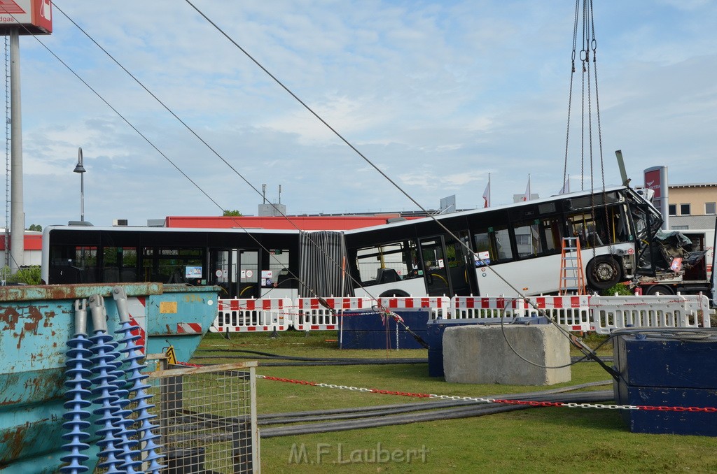 Endgueltige Bergung KVB Bus Koeln Porz P265.JPG - Miklos Laubert